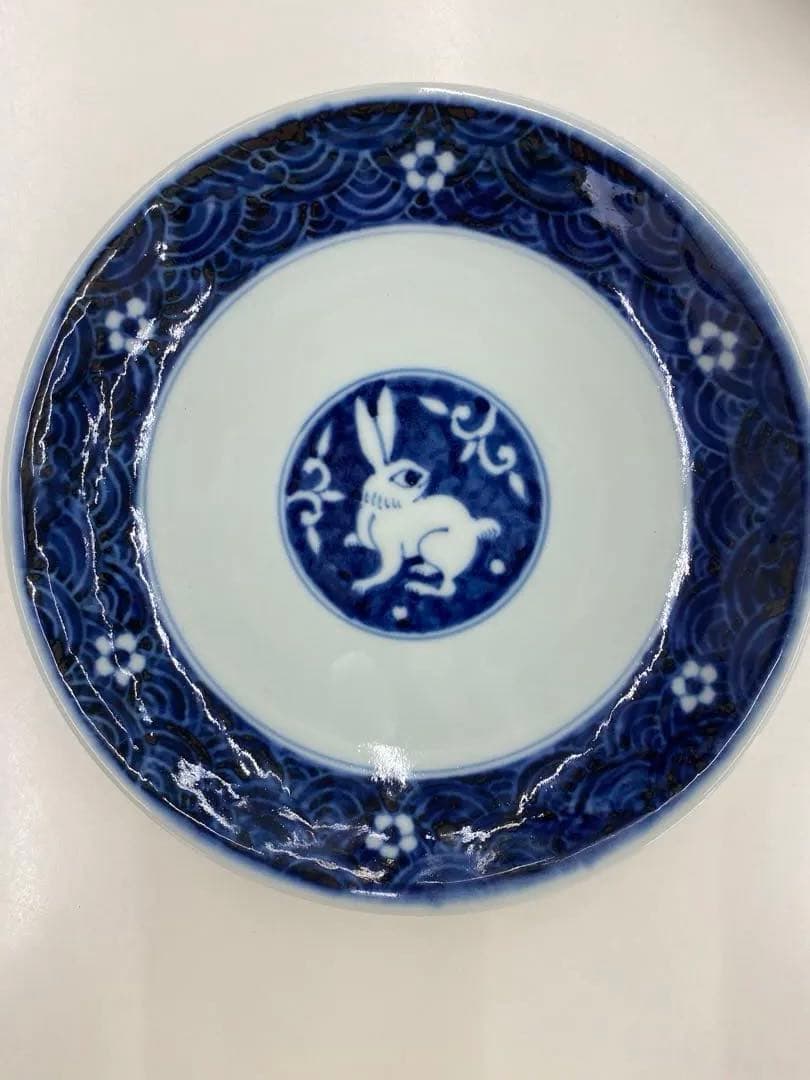 岩永浩 作 染付青海波うさぎ文皿 2枚セット