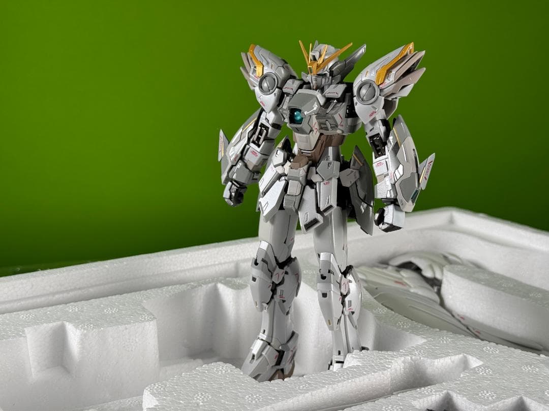 海外製品 / ウイングガンダムスノーホワイトプレリュード #1021