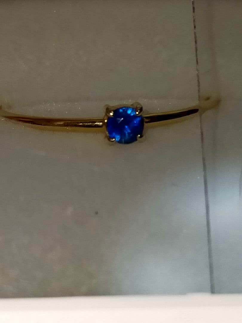 優美堂　ベニトアイトリング　k18　レアストーン