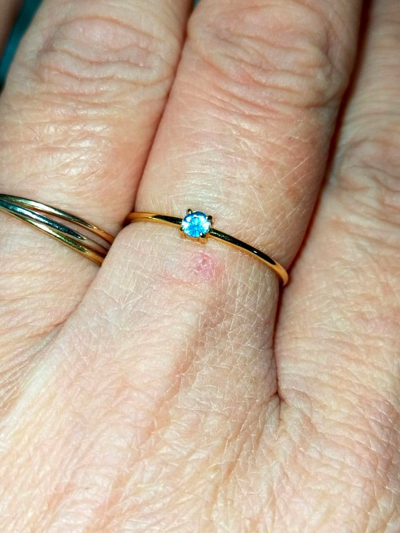 優美堂　ベニトアイトリング　k18　レアストーン