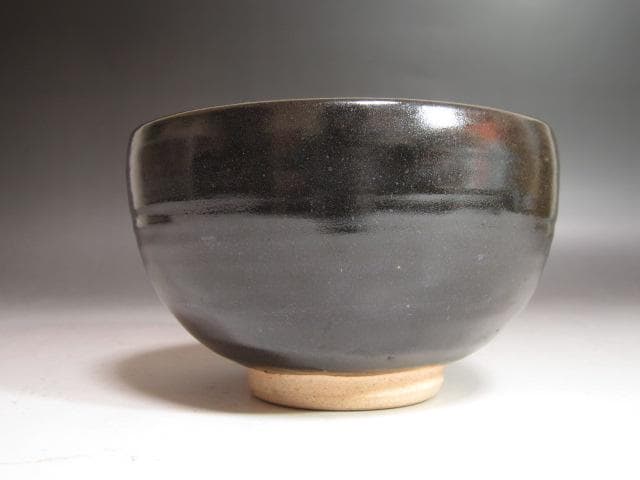 ☆　岡本欣三　黒釉茶碗　手になじむ一品です☆y256