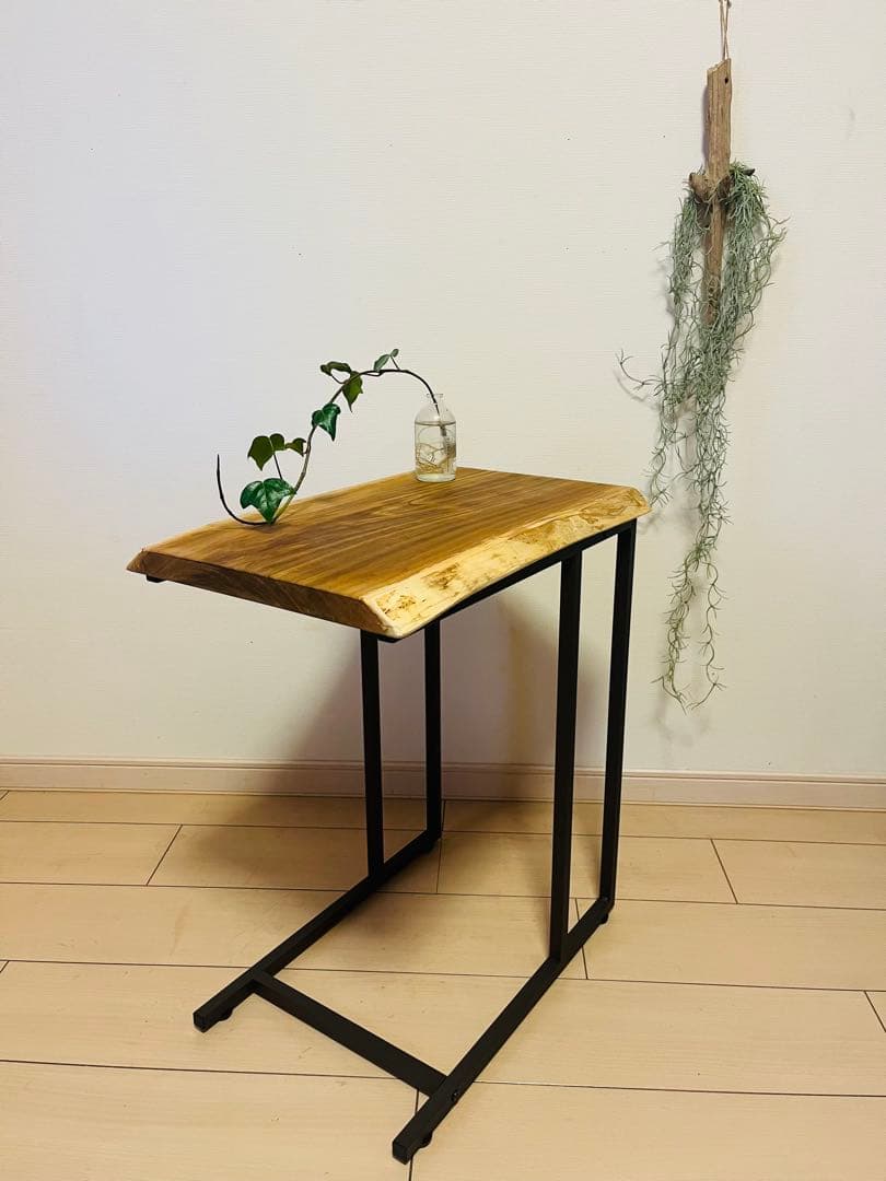 サイドテーブル　ソファテーブル　桜の木　一枚板　コーヒーテーブル