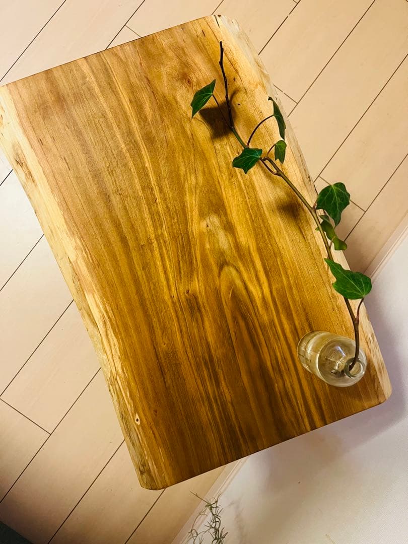 サイドテーブル　ソファテーブル　桜の木　一枚板　コーヒーテーブル