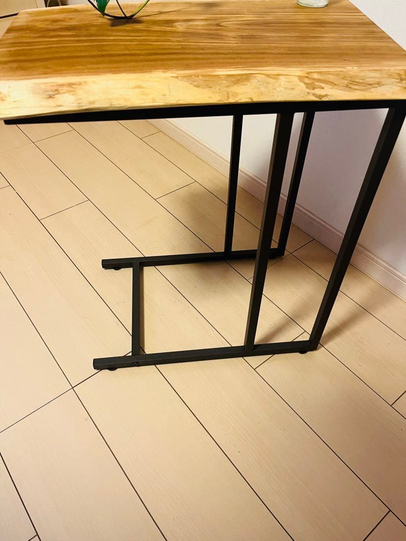 サイドテーブル　ソファテーブル　桜の木　一枚板　コーヒーテーブル