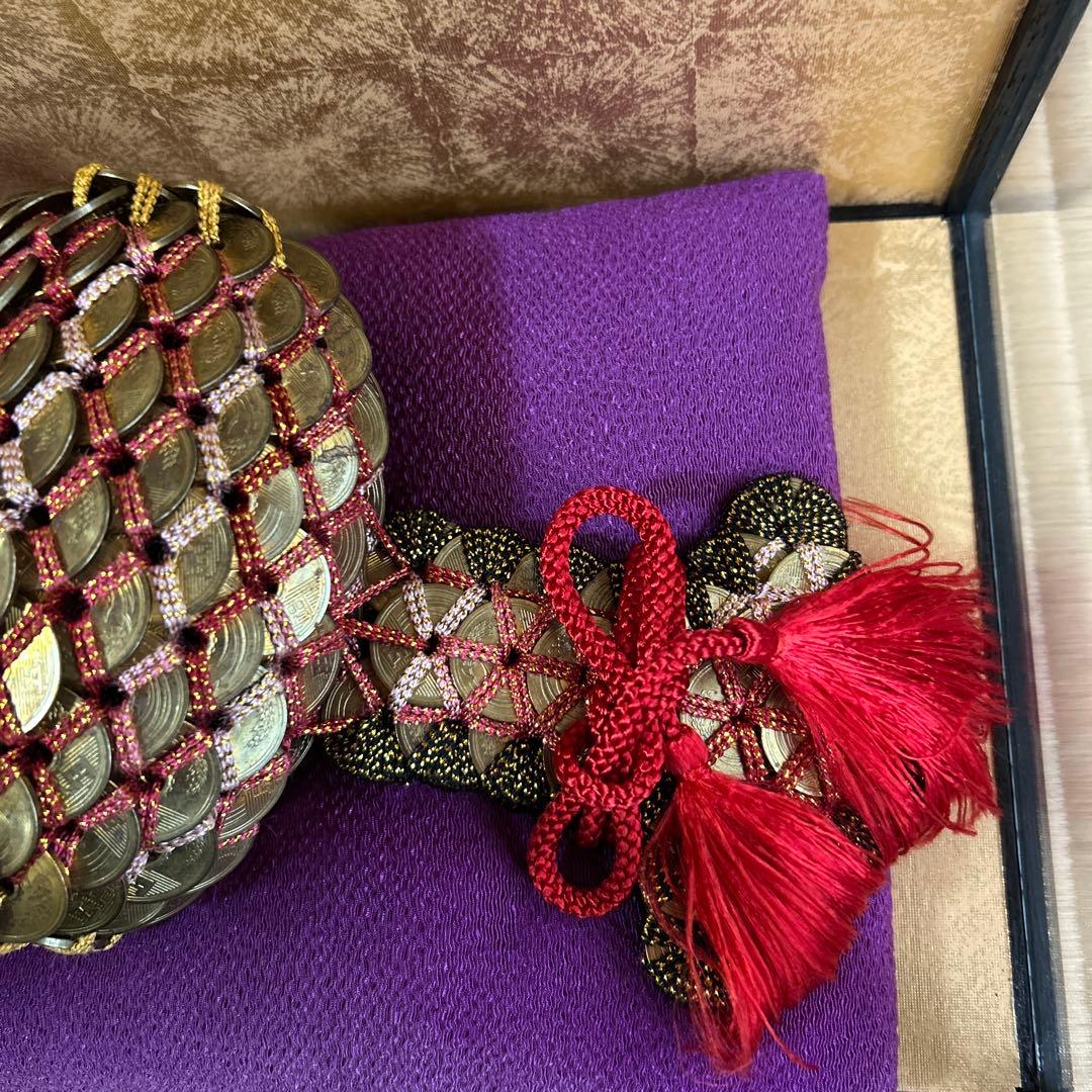 5円玉で作製された打ち出の小槌　ケース付き