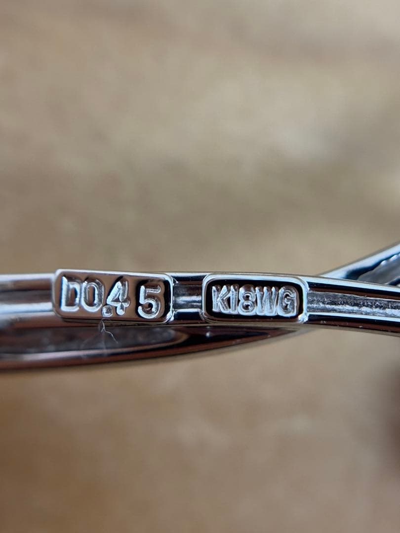 満月　K18WG お花モチーフダイヤモンドブローチ