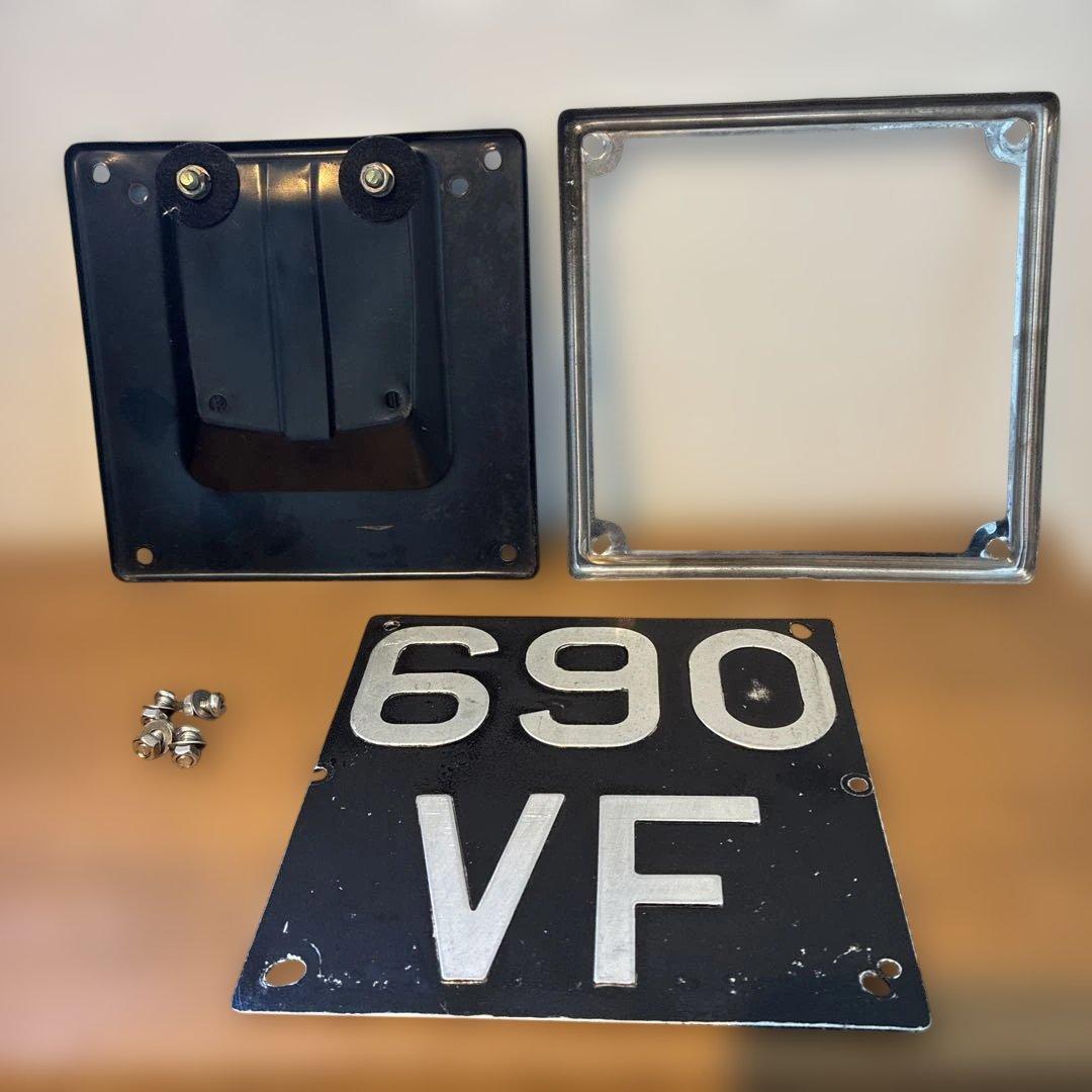 イギリスビンテージ　 バイクナンバープレート 付属品ナンバーステー