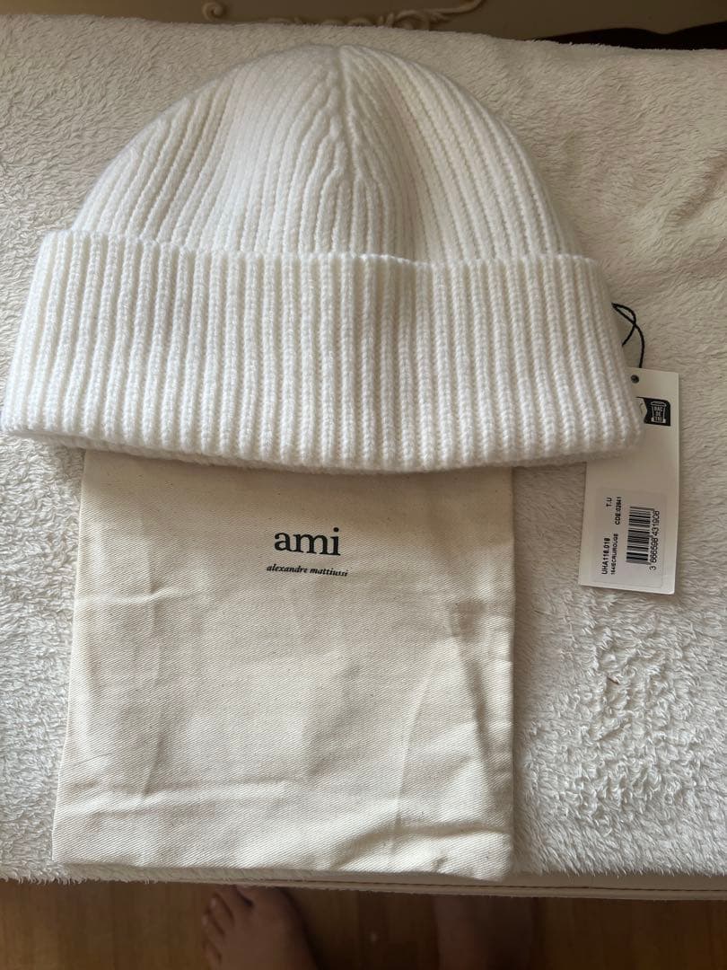 ami Parisアミパリス ハート刺繍 ニット帽 ホワイト