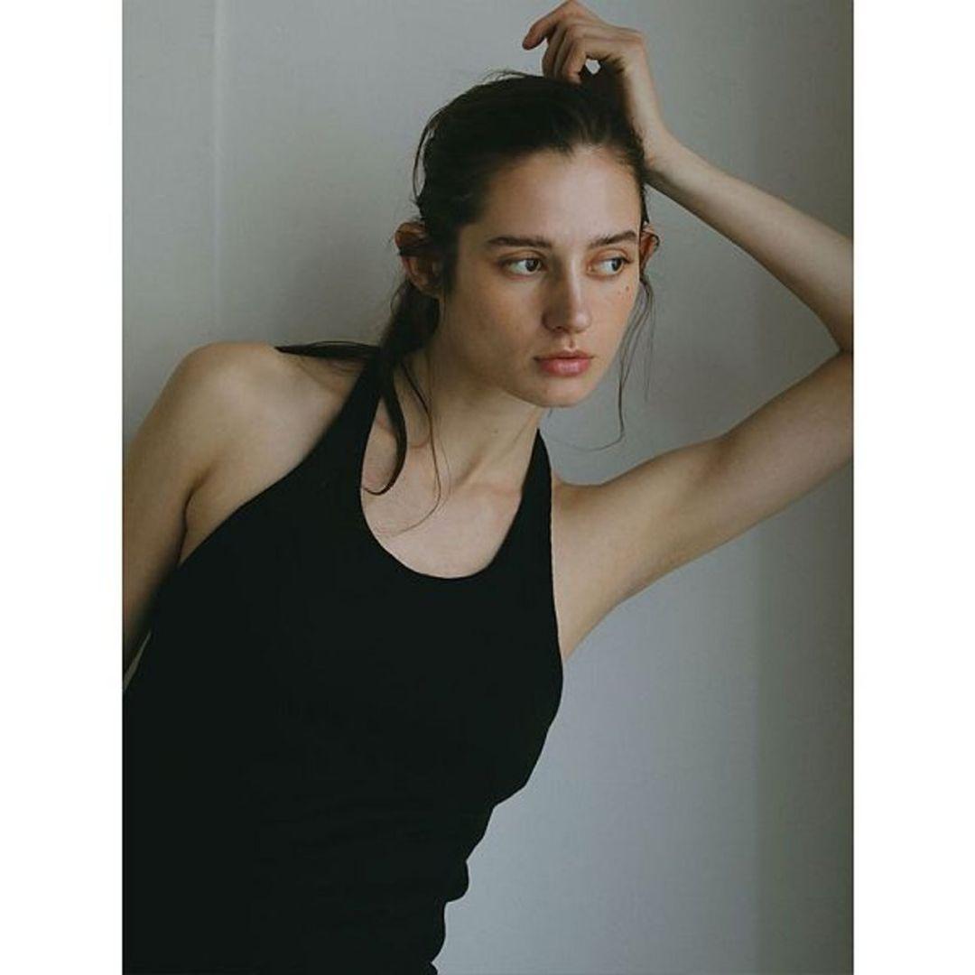 新品未開封　エトレトウキョウ　カップインホルターネック　ETRE TOKYO