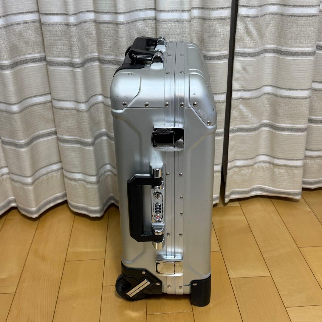 ゼロハリバートン　機内持ち込み　アルミ　2輪　ZR-Geo キャリーケース