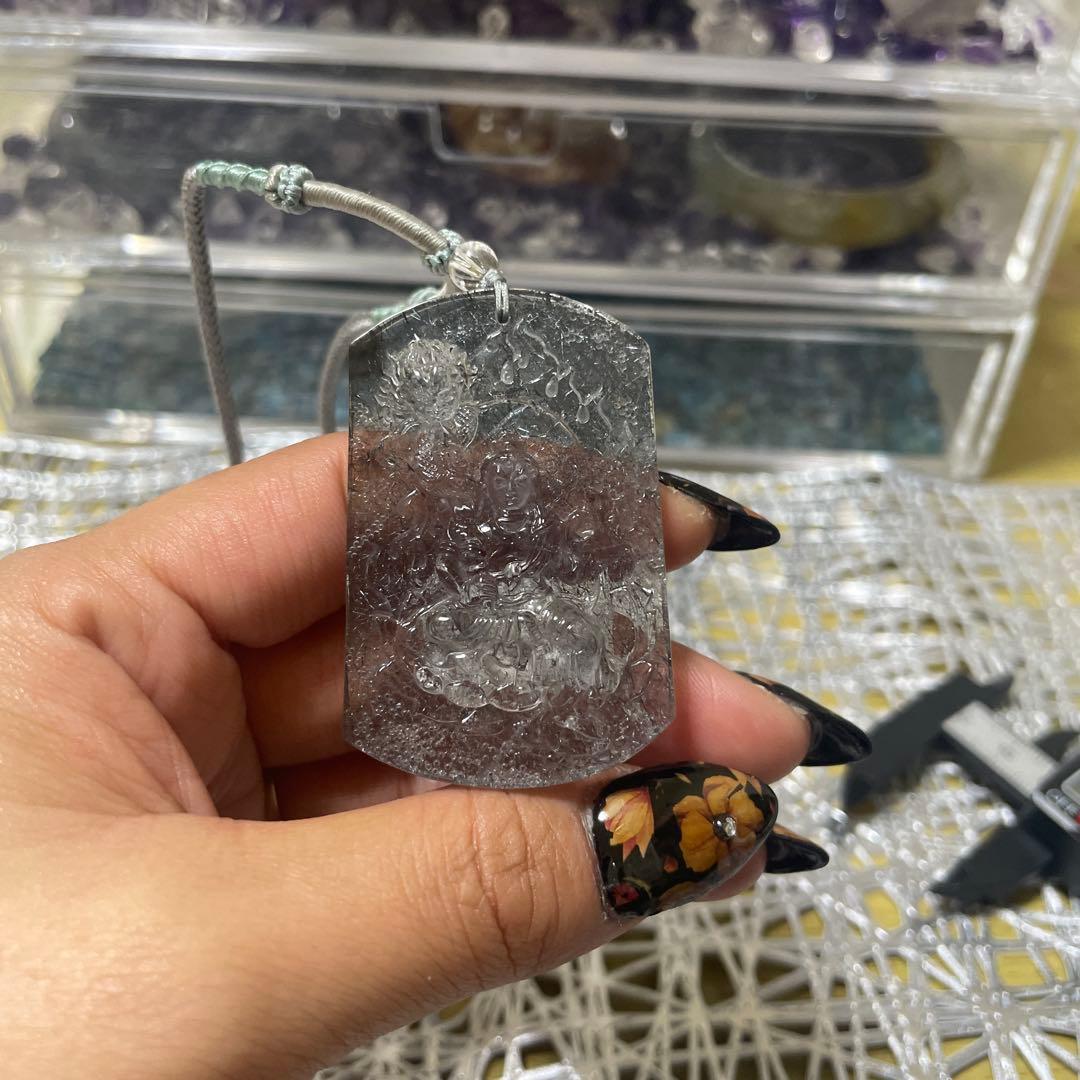 ヘイロフスキー鉱インクォーツ　不動明王彫り(国内鑑定書付き)