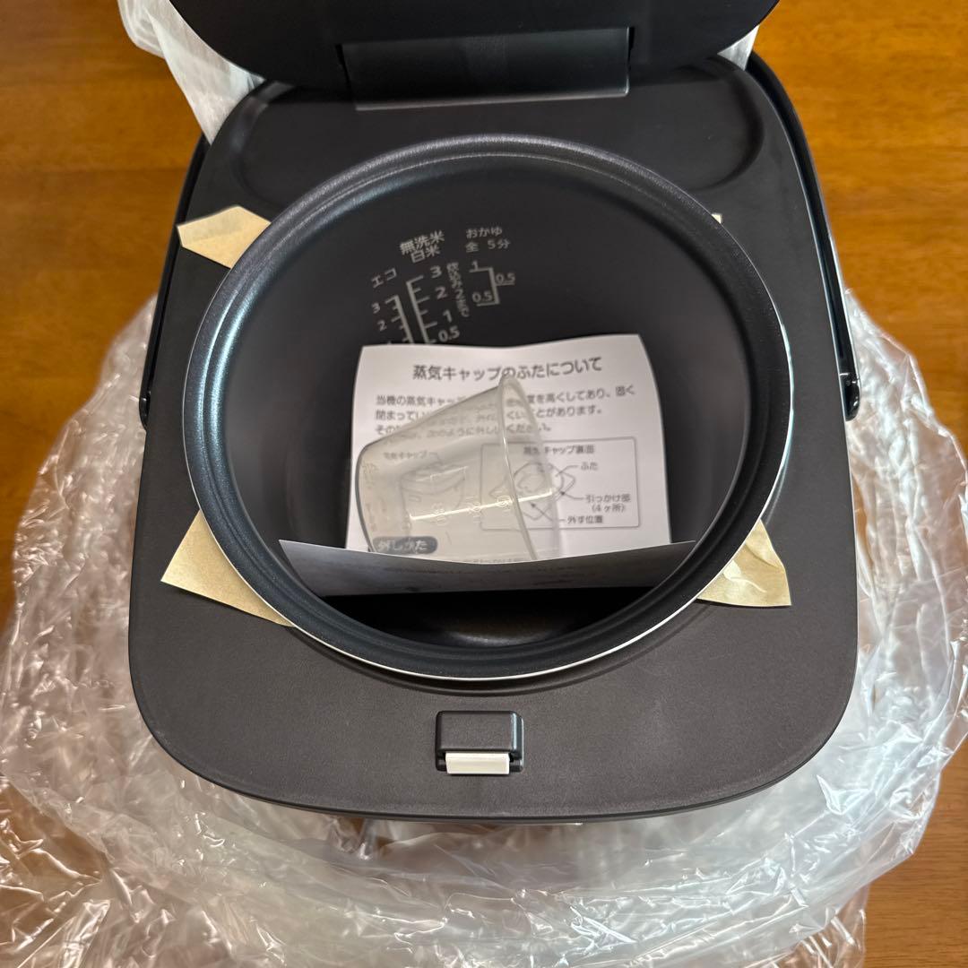 新品　RICE COOKER マイコン式炊飯ジャー　YJC−300(b)ブラック