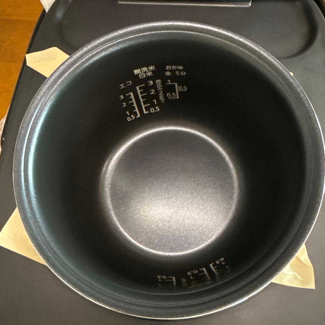 新品　RICE COOKER マイコン式炊飯ジャー　YJC−300(b)ブラック