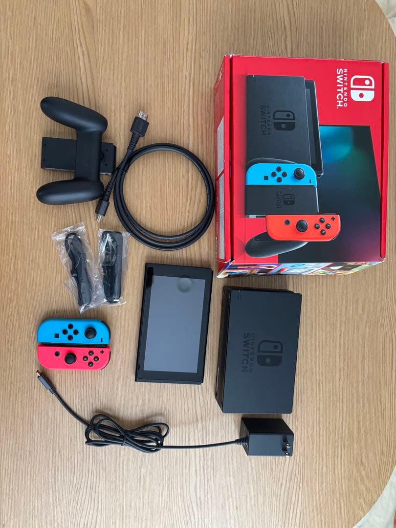 Nintendo Switch 本体 青赤 Joy-Con 2本付き