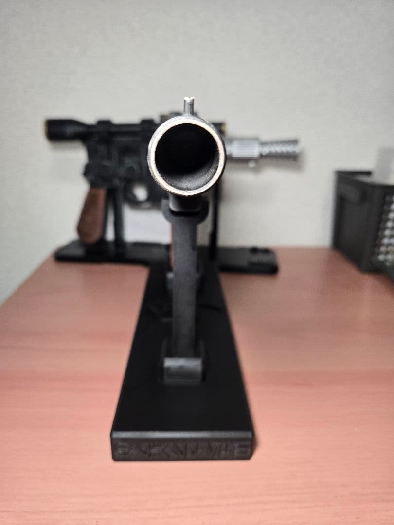 STAR WARS　マンダロリアン　ブラスター　IB-94　レプリカ　台座付き