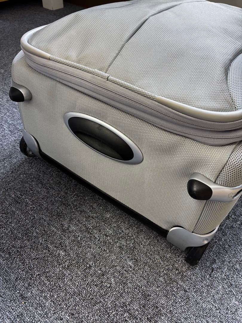 ziva-cafeさん[専用[ TUMI グレー キャリーケース ジッパー式