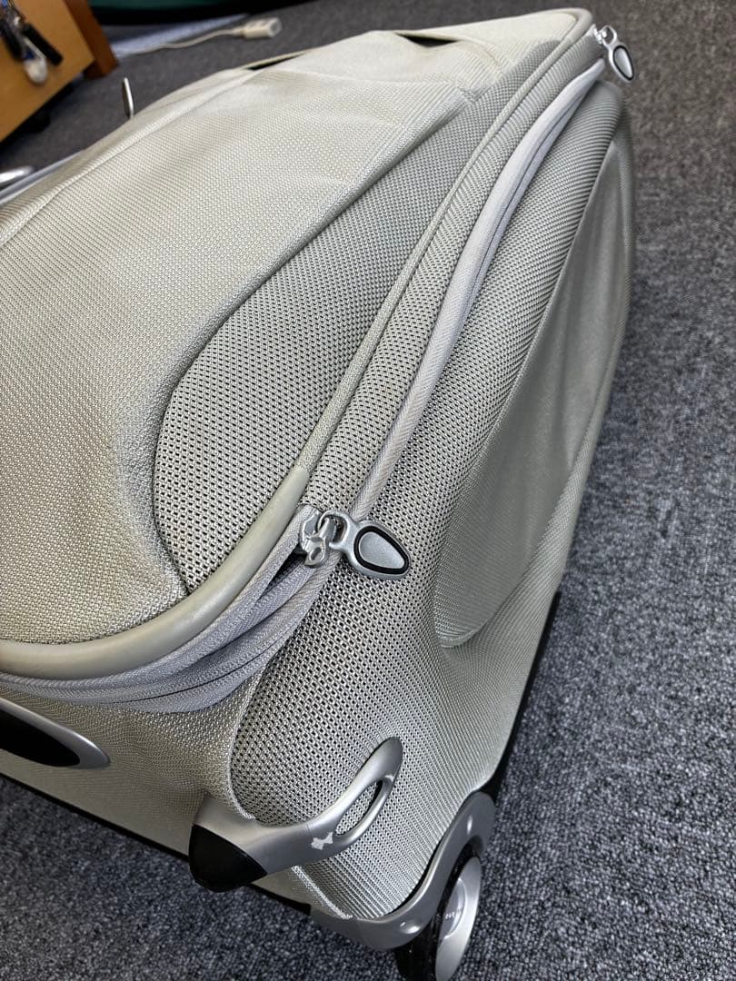 ziva-cafeさん[専用[ TUMI グレー キャリーケース ジッパー式