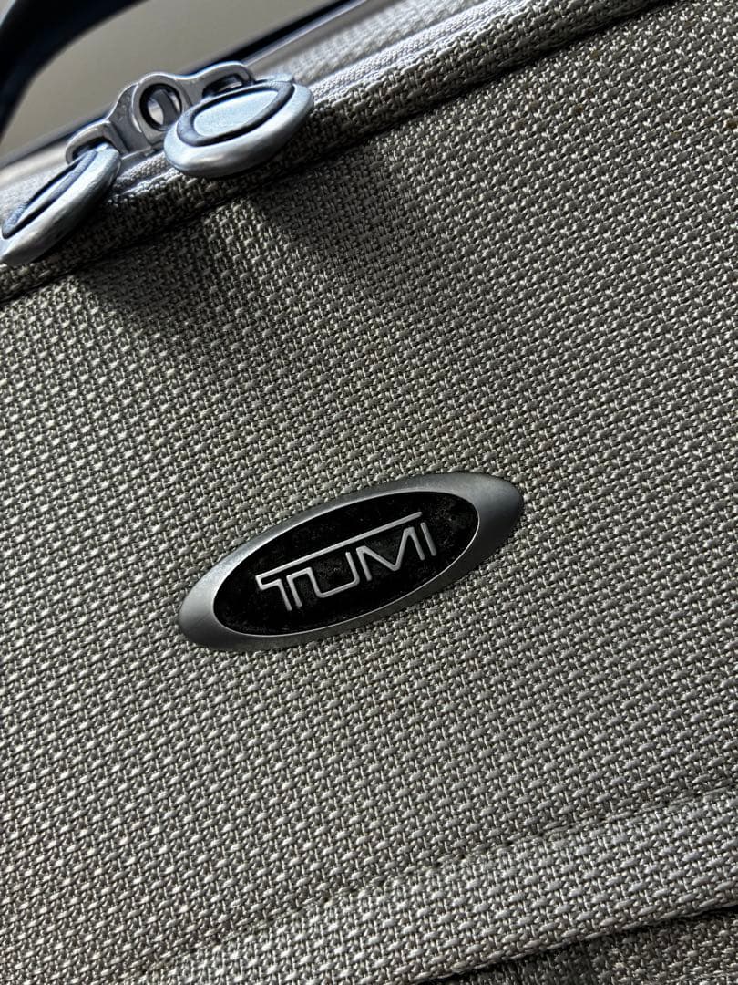 ziva-cafeさん[専用[ TUMI グレー キャリーケース ジッパー式