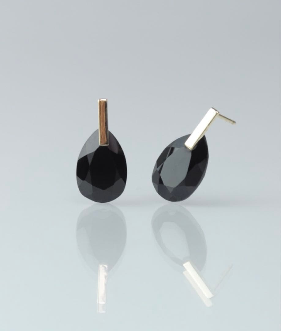 anq. K10 オニキス ピアス モード 現行品