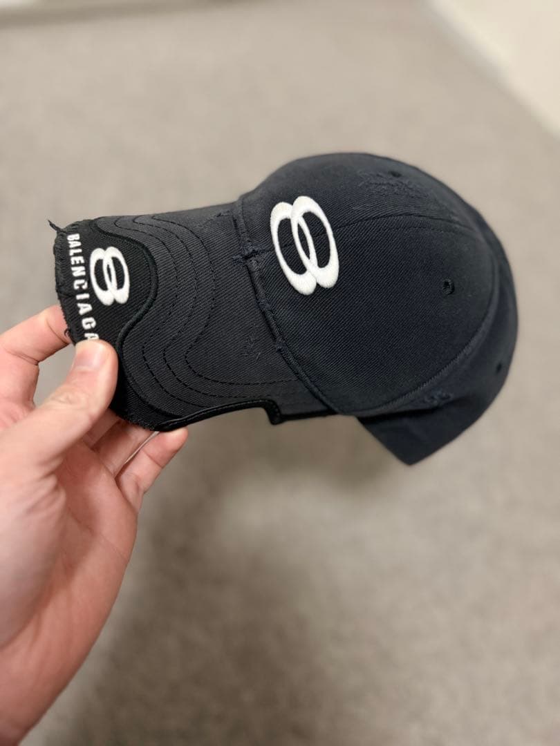 専用バレンシアガキャップ