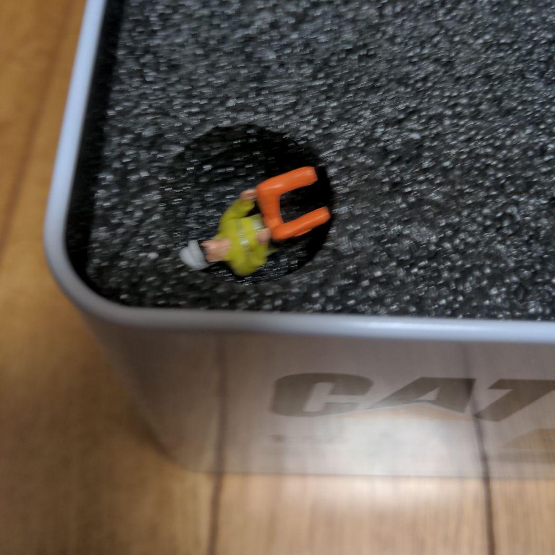 3月16日までの大セール　新品未開封でした　 CAT　ユンボ模型