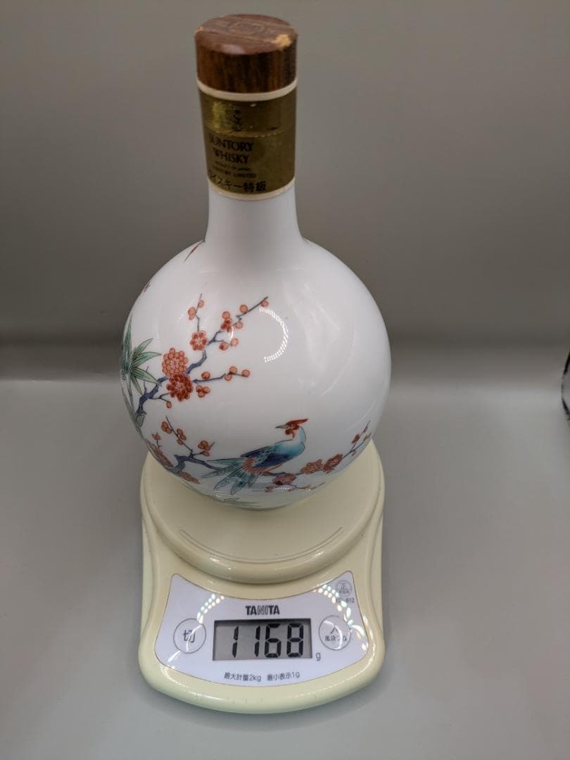 未開栓 サントリー ウイスキー 特級 有田焼ボトル 錦鶏菊梅竹文 重量1168g