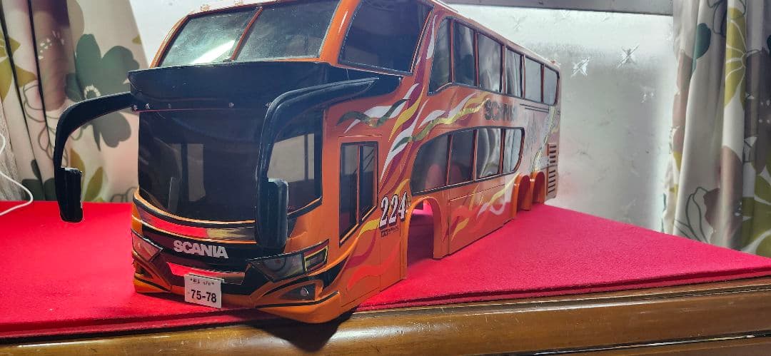 タミヤ1/14　自作バスボディー