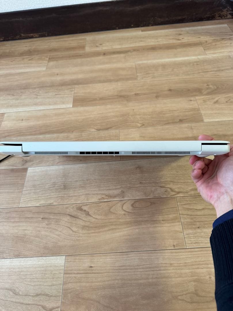 DELLノートパソコンInspiron 5570HDD 915GB