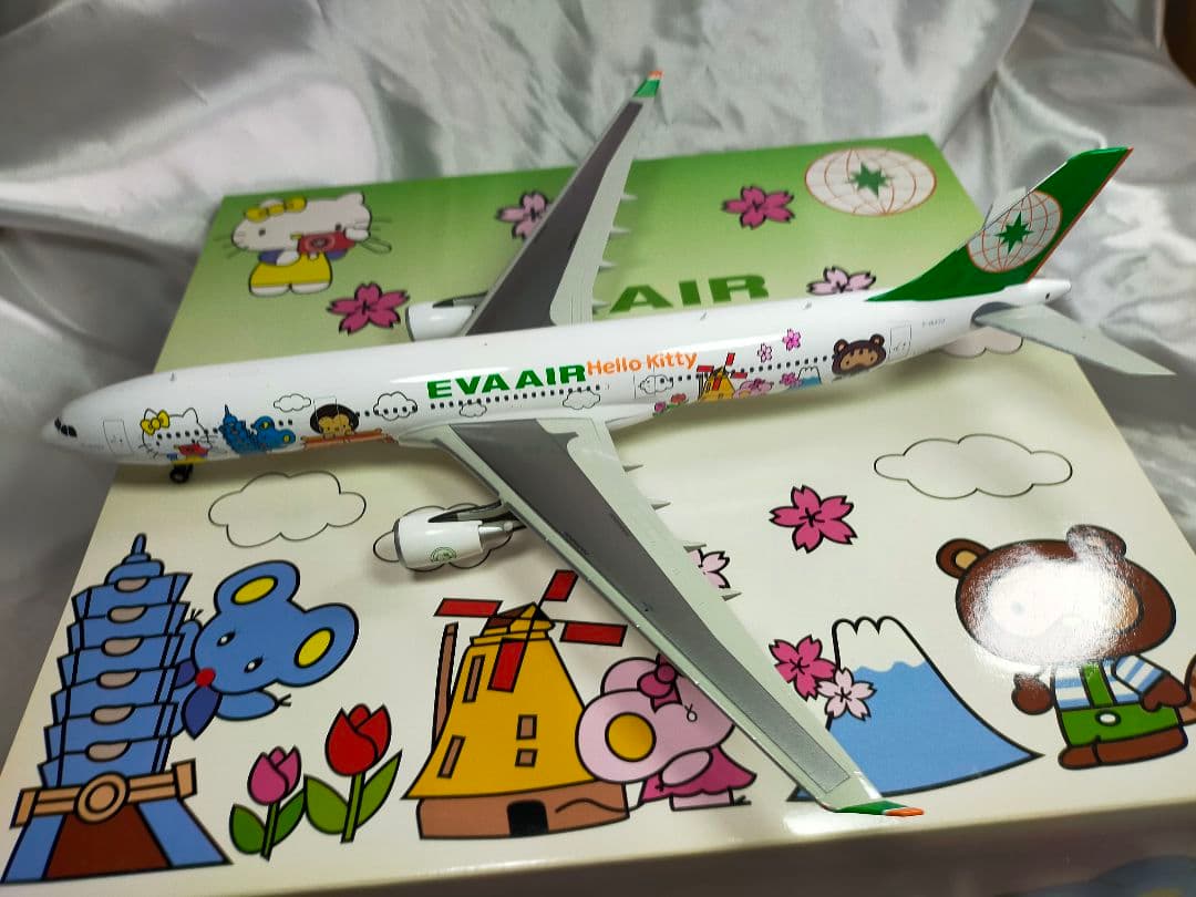 1/200 エバーエアー エアバスA330-300　ハローキティアラウンド〜