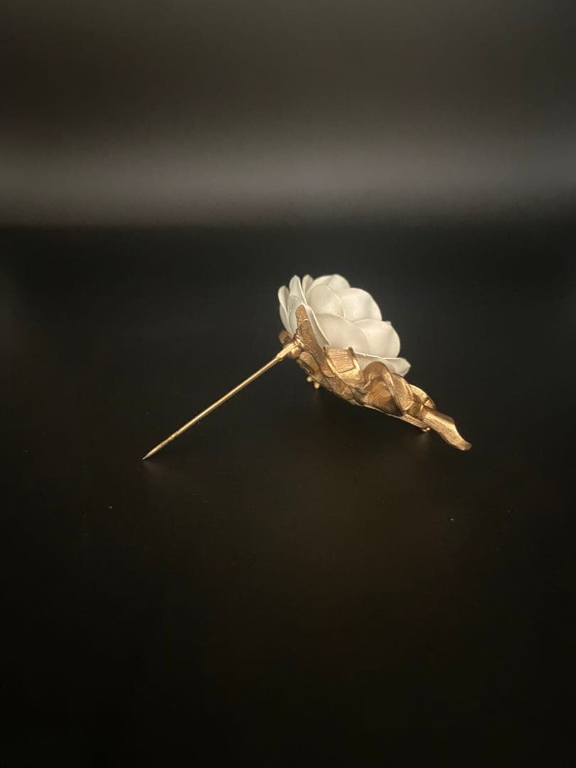 lotuscloud 2508⭐️TRIFARI トリファリヴィンテージブローチ