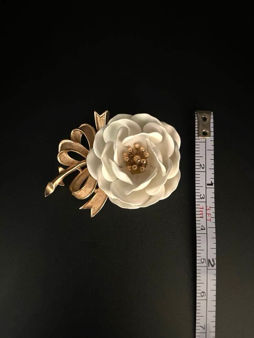 lotuscloud 2508⭐️TRIFARI トリファリヴィンテージブローチ