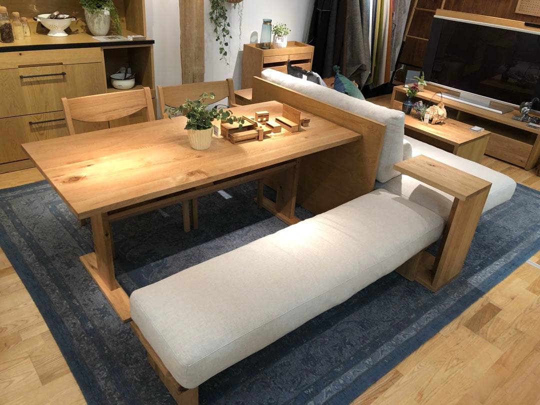 無垢材ダイニングテーブル SHAREシリーズ