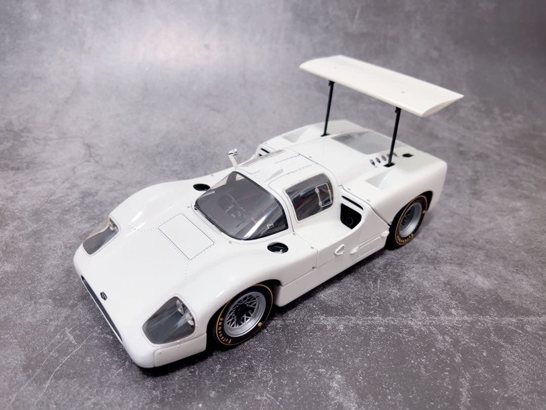 エグゾト 1/18 1967 シボレー シャバラル 2F デイトナ 24時間