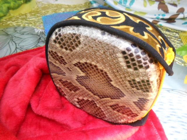 新品未使用(送料無料)17.980円沖縄三線専用木製盛嶋チーガを蛇皮強化型へ仕立