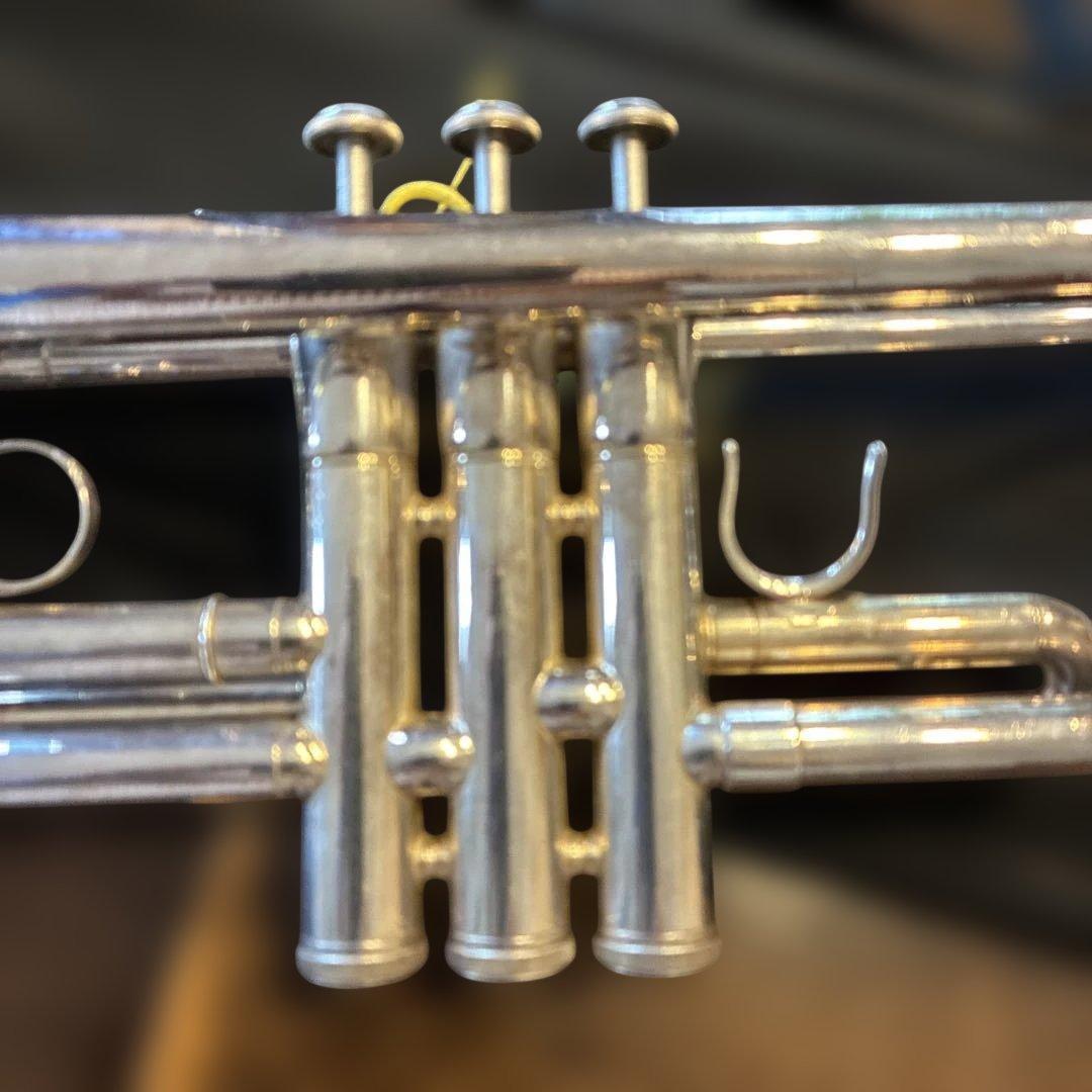 YAMAHAトランペットYTR2320ES とキャリングケース