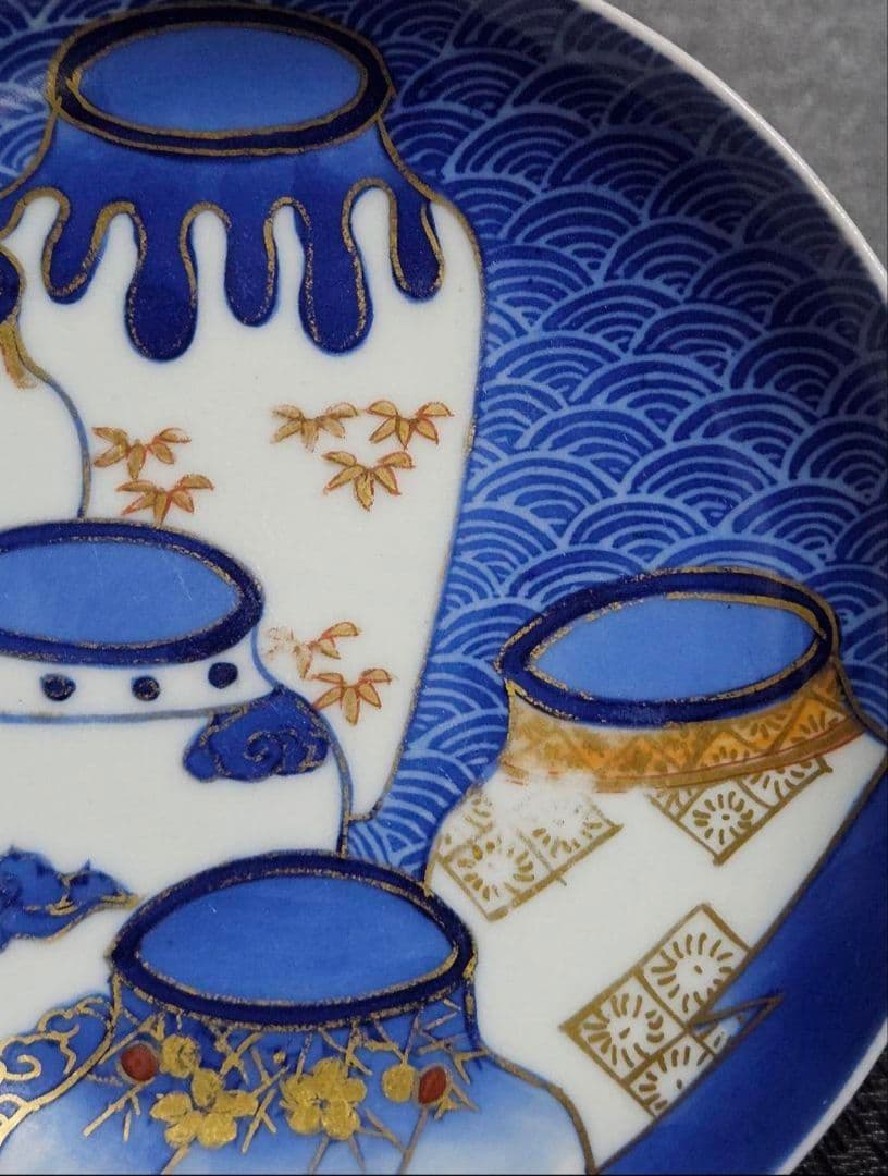 江戸時代末期～明治時代　後期色鍋島　色鍋島　墨弾技法　青海波に壺甕の図皿　櫛高台