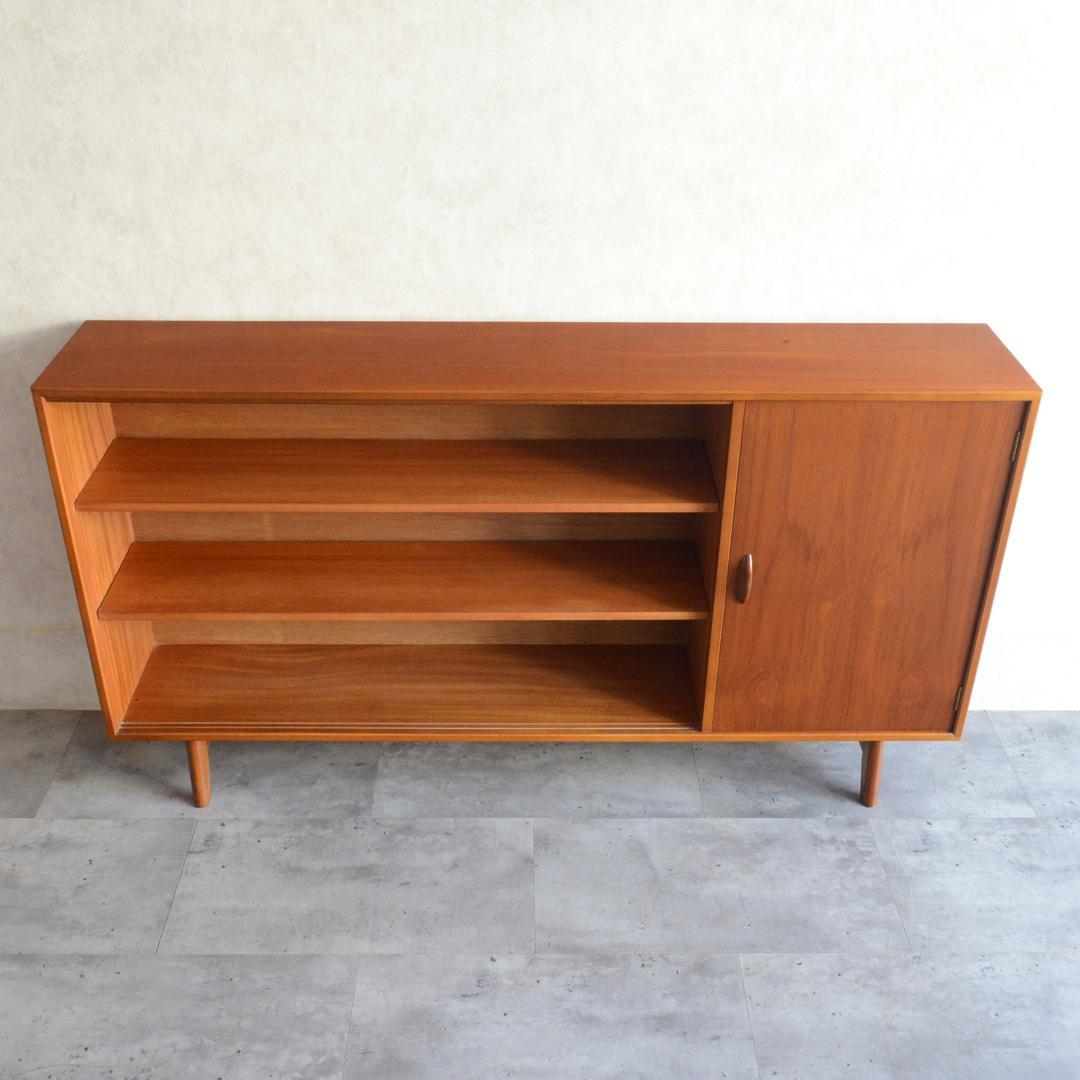 イギリスヴィンテージ ガラスキャビネット サイドボード ショーケース 飾り棚