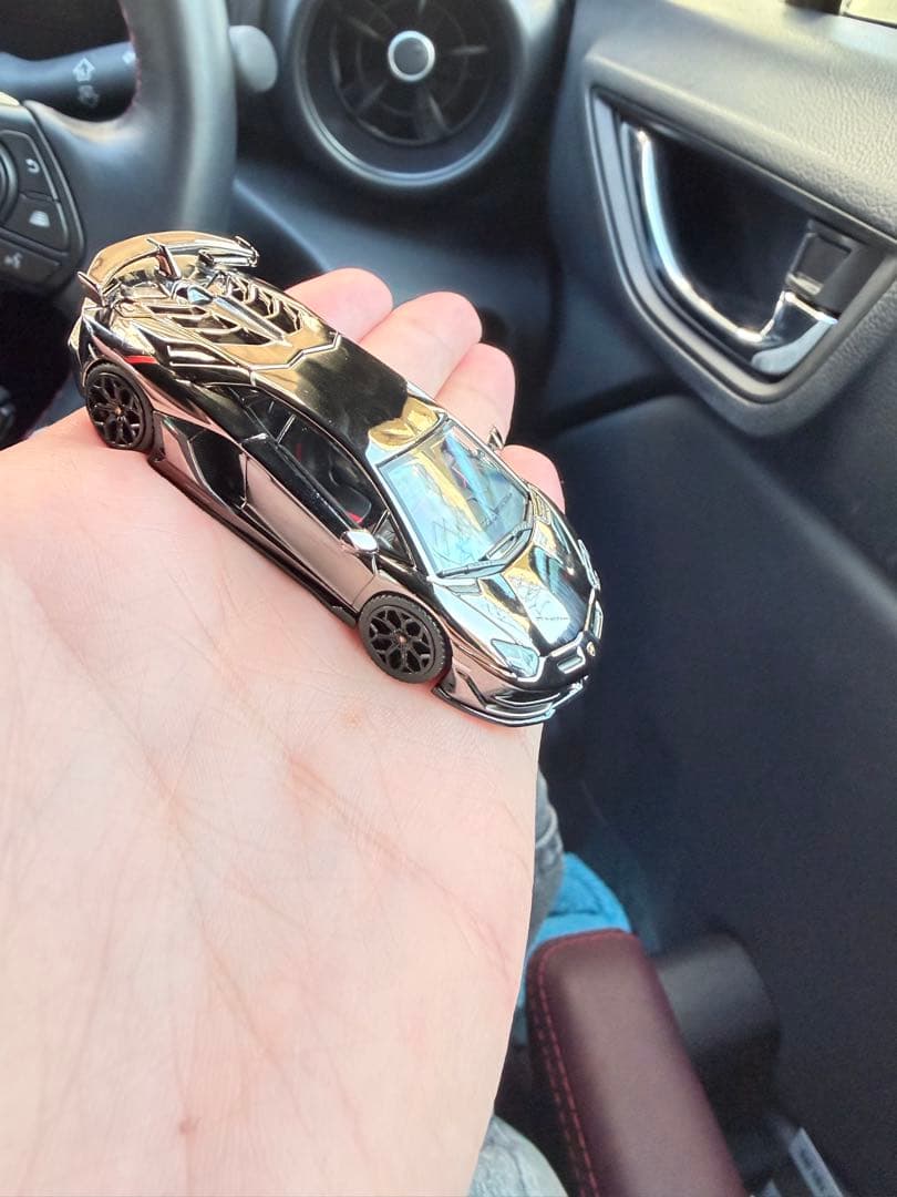 ランボルギーニ アヴェンタドール SVJ ダーククロム オートサロン限定