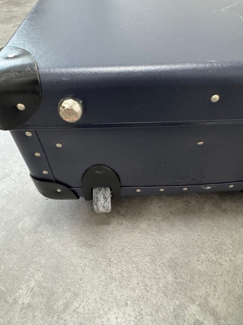 グローブトロッターGLOBE TROTTER オリジナル　スーツケース　ネイビー