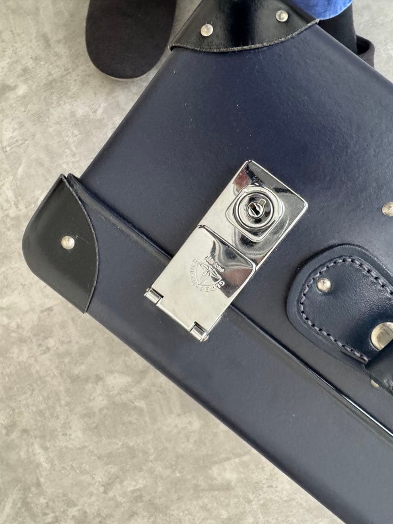 グローブトロッターGLOBE TROTTER オリジナル　スーツケース　ネイビー