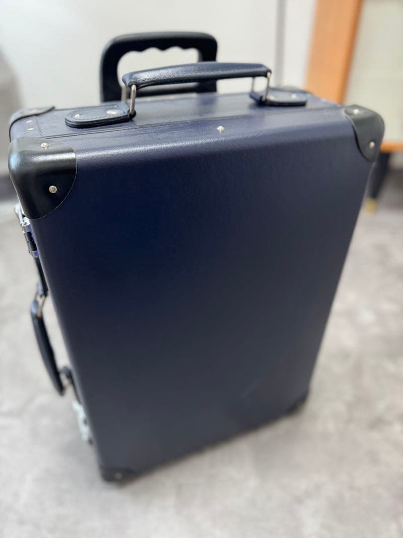 グローブトロッターGLOBE TROTTER オリジナル　スーツケース　ネイビー