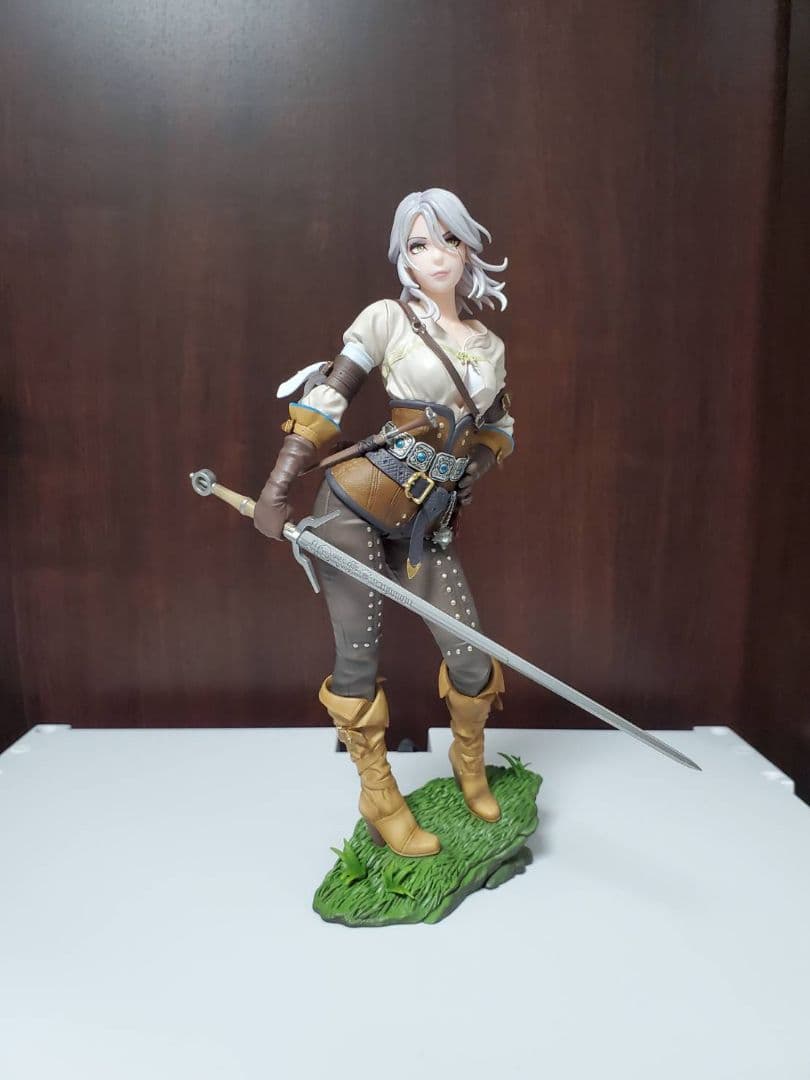 ウィッチャー　シリ　フィギュア