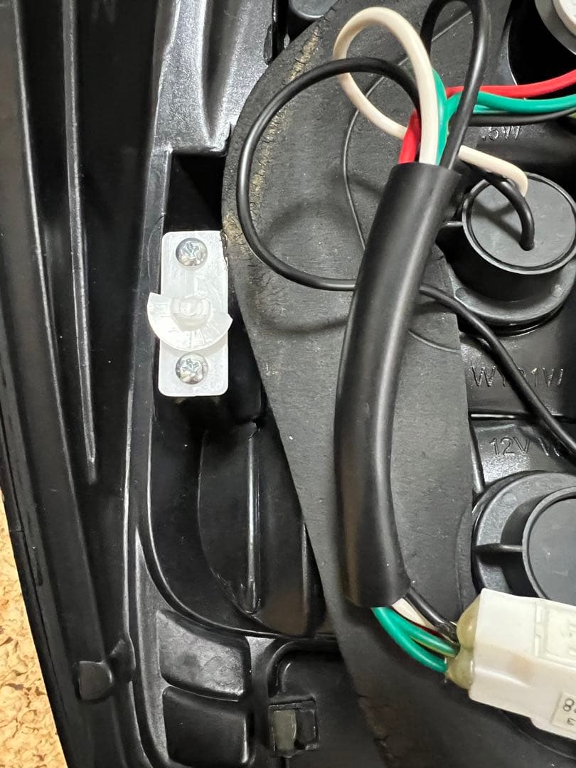 ZVW30プリウスファイバーフルLEDテールランプ V4 流れるウインカータイプ