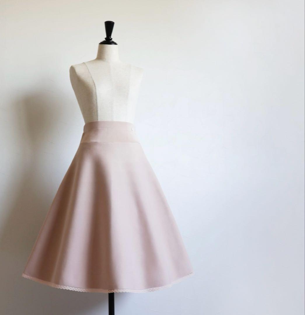 ジョリーミニョン　レース付き　ピンクベージュ　フレアスカート　40 L