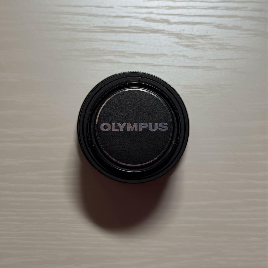 OLYMPUS製のM.ZUIKO DIGITAL 45mm f/1.8レンズ