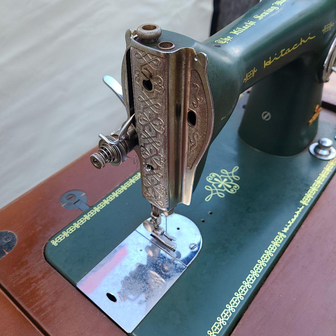 The Hitachi【日立】Sewing Machine HC220
