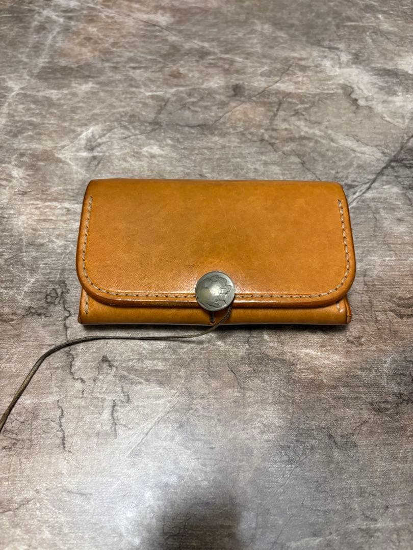 tady&kingブラウンレザー ボタン留めミニ財布