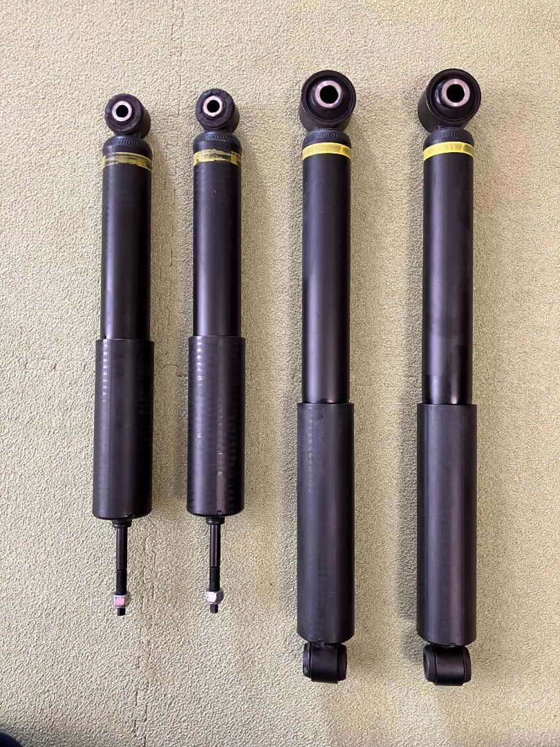 新型キャラバン純正ショックアブソーバー