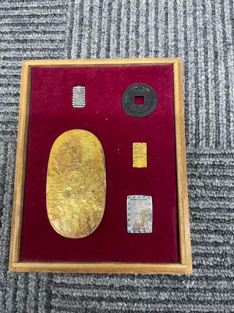 t*i様 佐渡小判金　佐渡一分判金　天保一分銀　嘉永一首朱銀　正徳佐渡銭