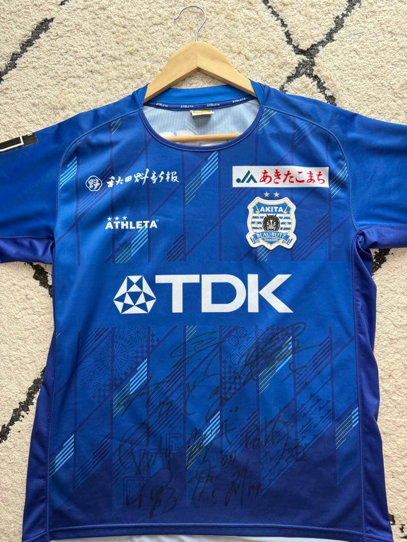 小松蓮ほか選手サイン入りユニフォーム #ブラウブリッツ秋田